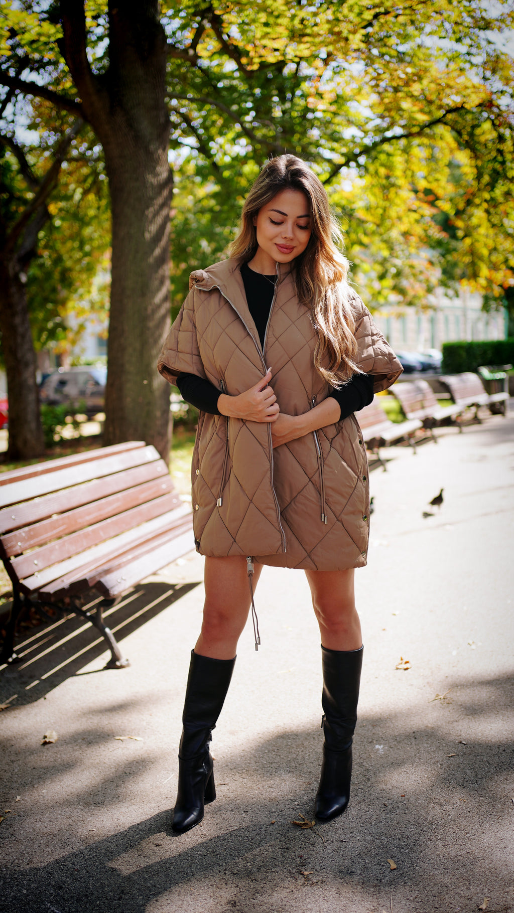 Oversize елек с качулка „Elena“ – бежов