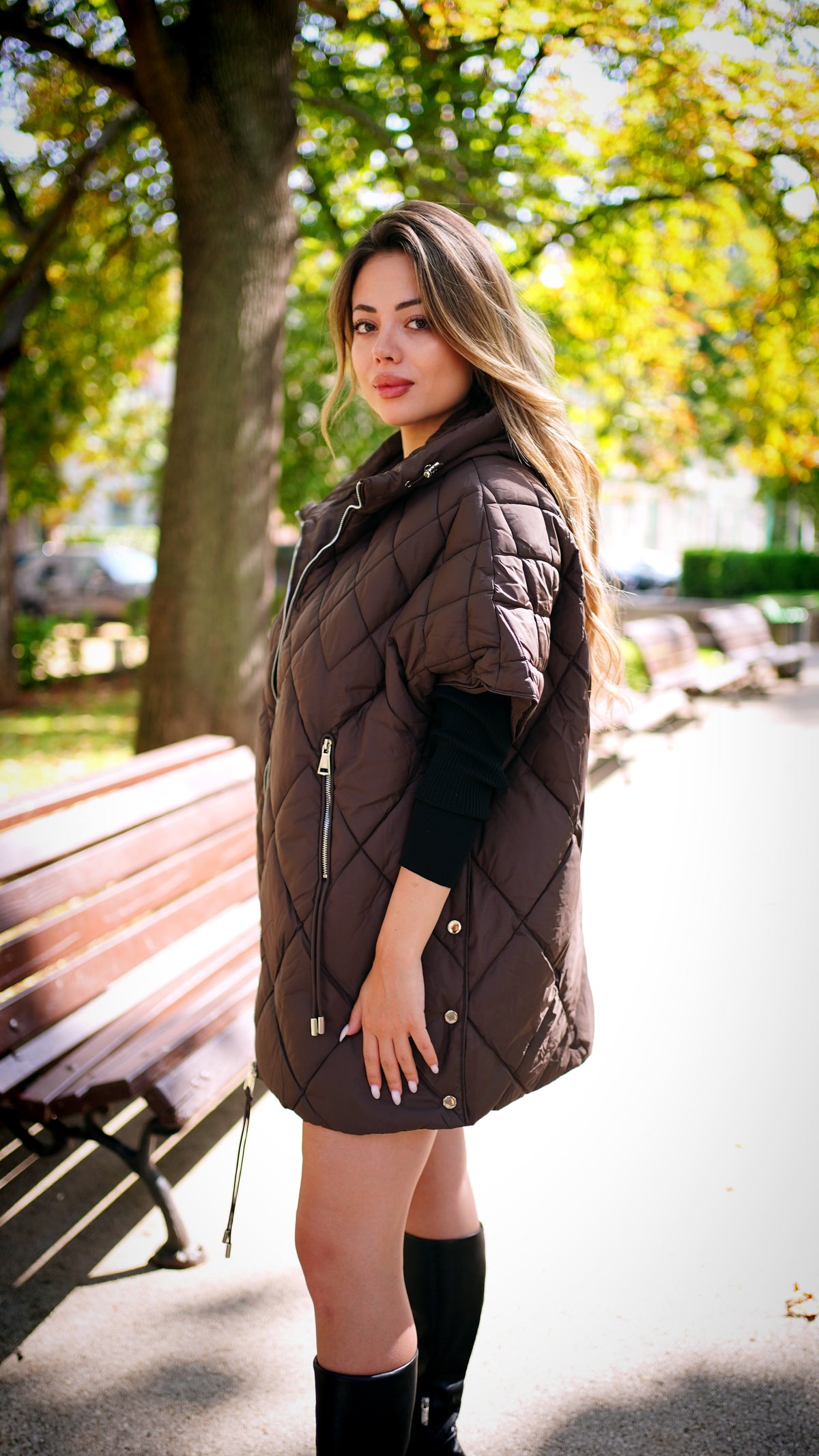 Oversize елек с качулка „Elena“ – шоколад