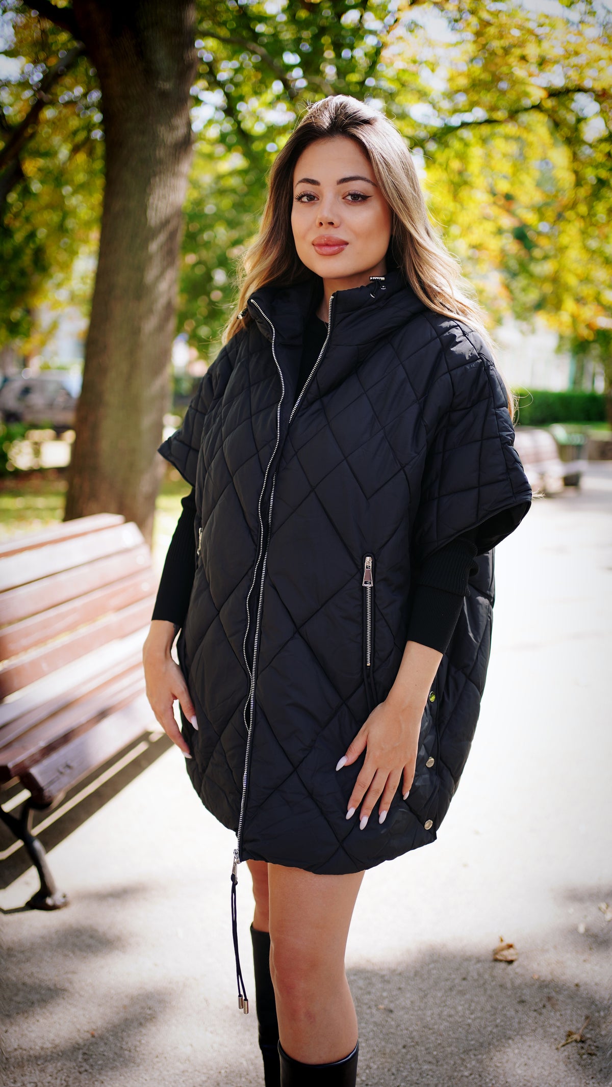 Oversize елек с качулка „Elena“ – черен