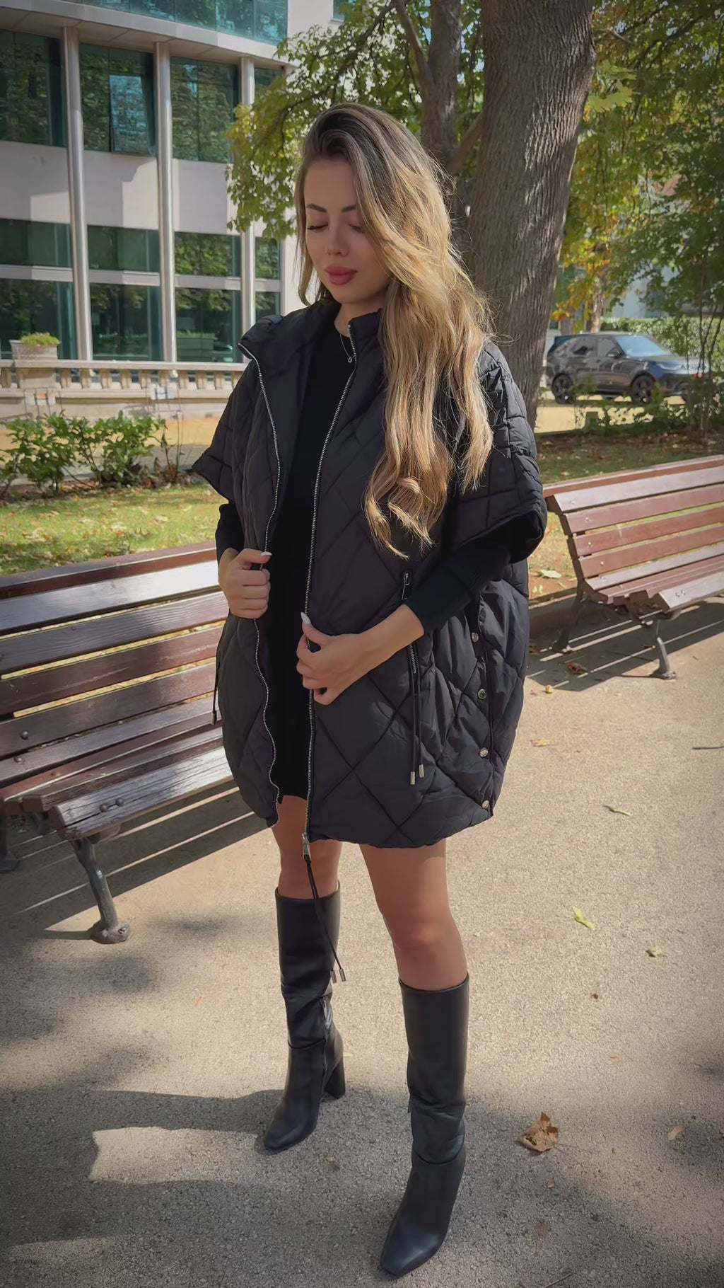 Oversize елек с качулка „Elena“ – черен