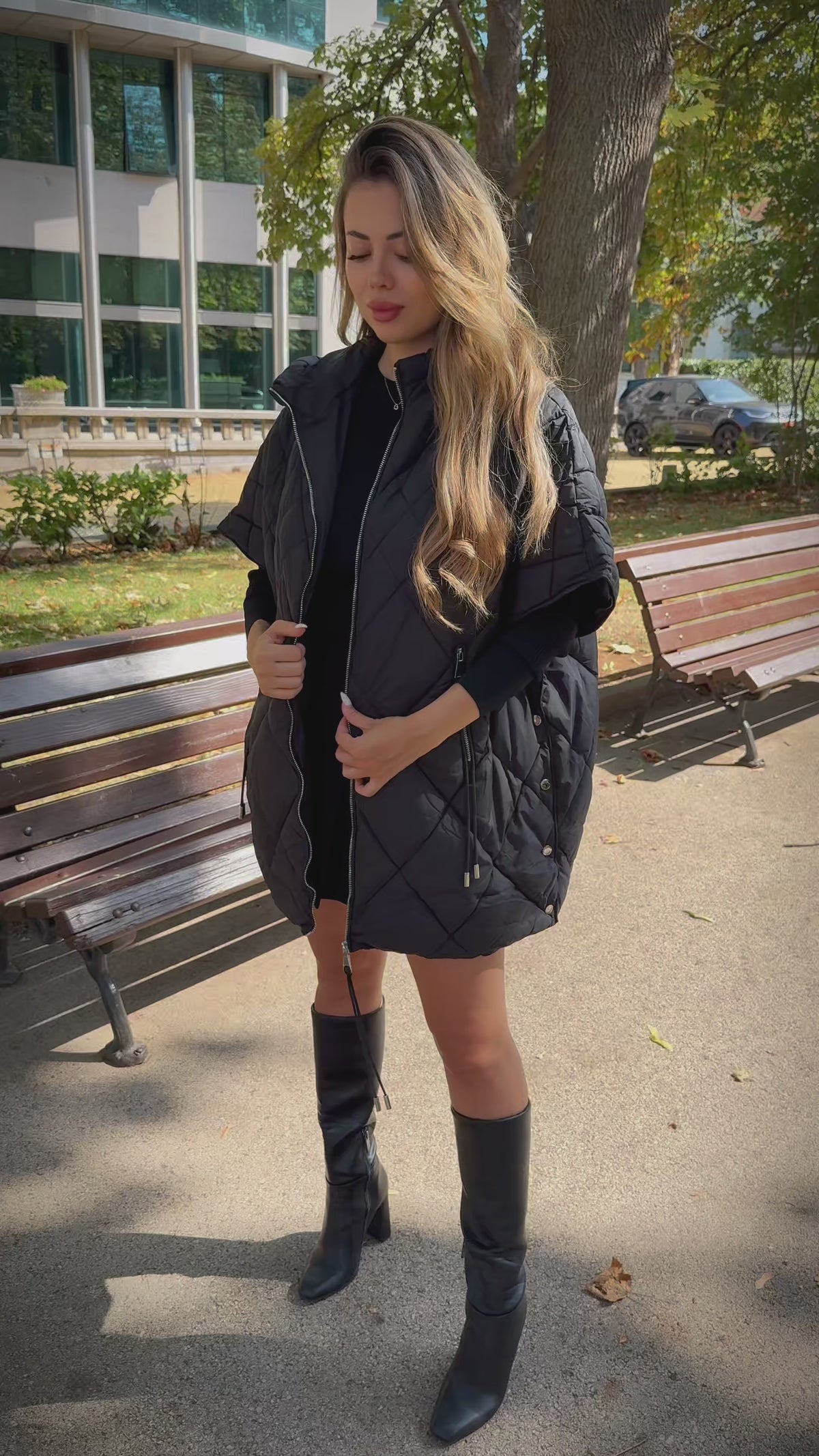Oversize елек с качулка „Elena“ – черен